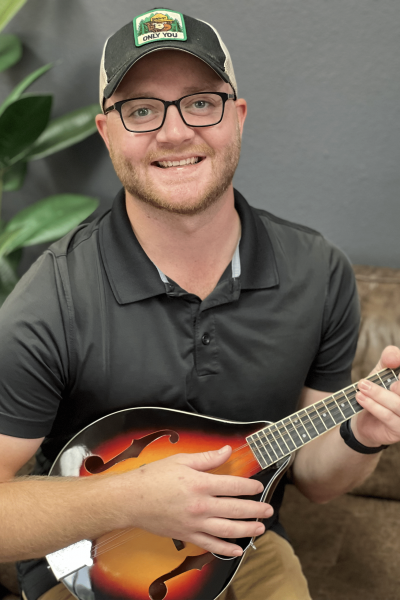 Taylor Dondlinger headshot